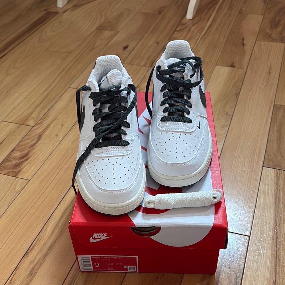 Nike White and Hunter Green Sneakers